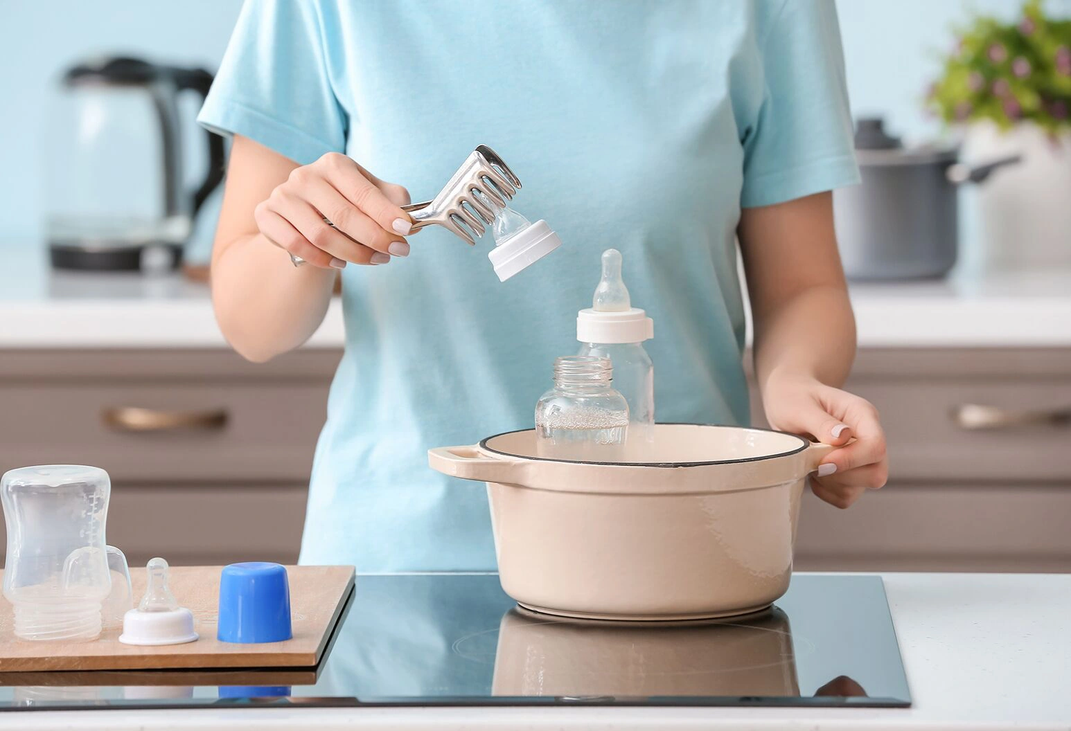 tiệt trùng bình sữa bằng nước sôi