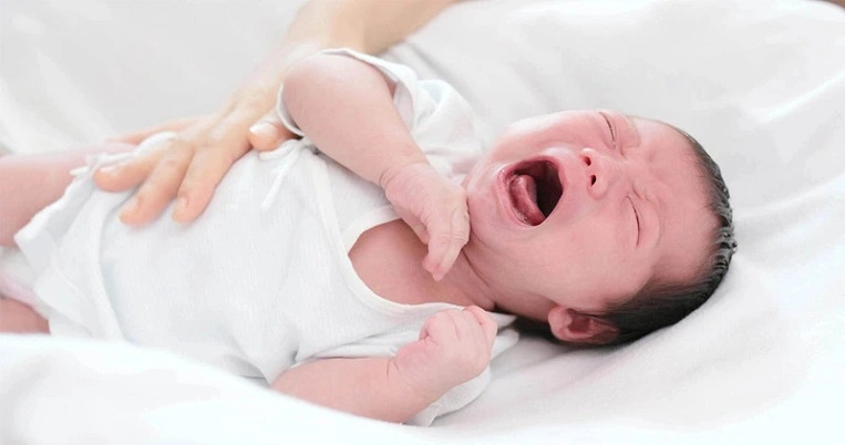 trẻ sơ sinh chậm tăng cân