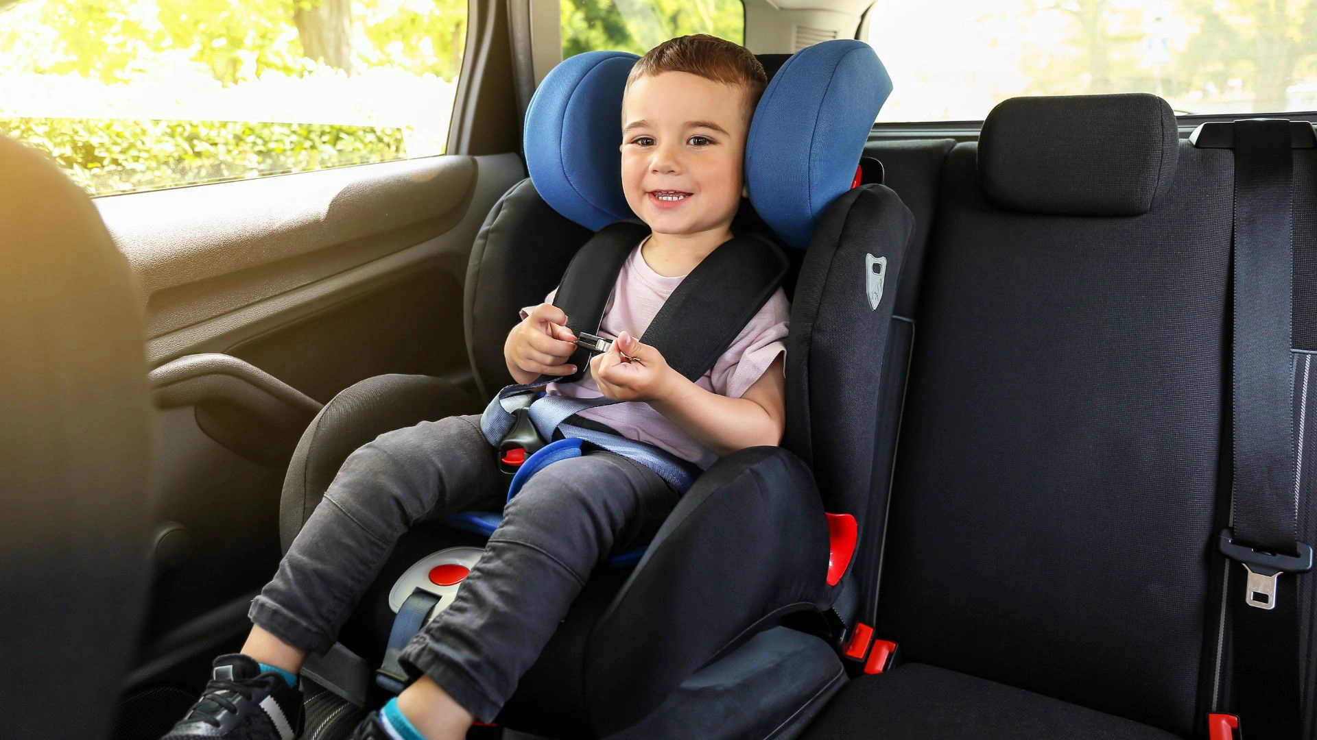 mua ghế ngồi ô tô cho bé ở đâu