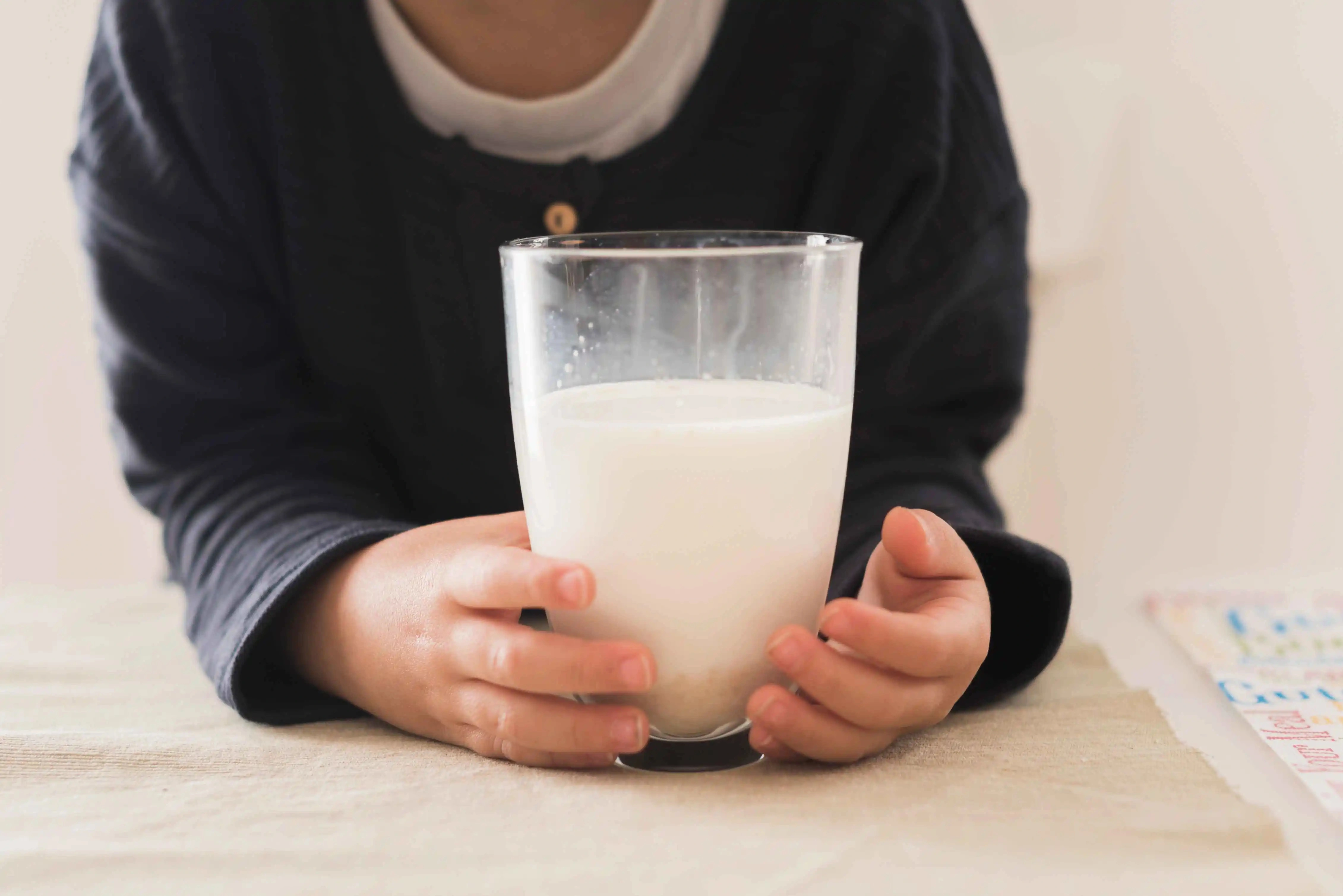 Bất dung nạp lactose v&agrave; dị ứng th&agrave;nh phần sữa c&aacute;c c&aacute;c nguy&ecirc;n nh&acirc;n dẫn đến t&igrave;nh trạng b&eacute; chậm tăng c&acirc;n.
