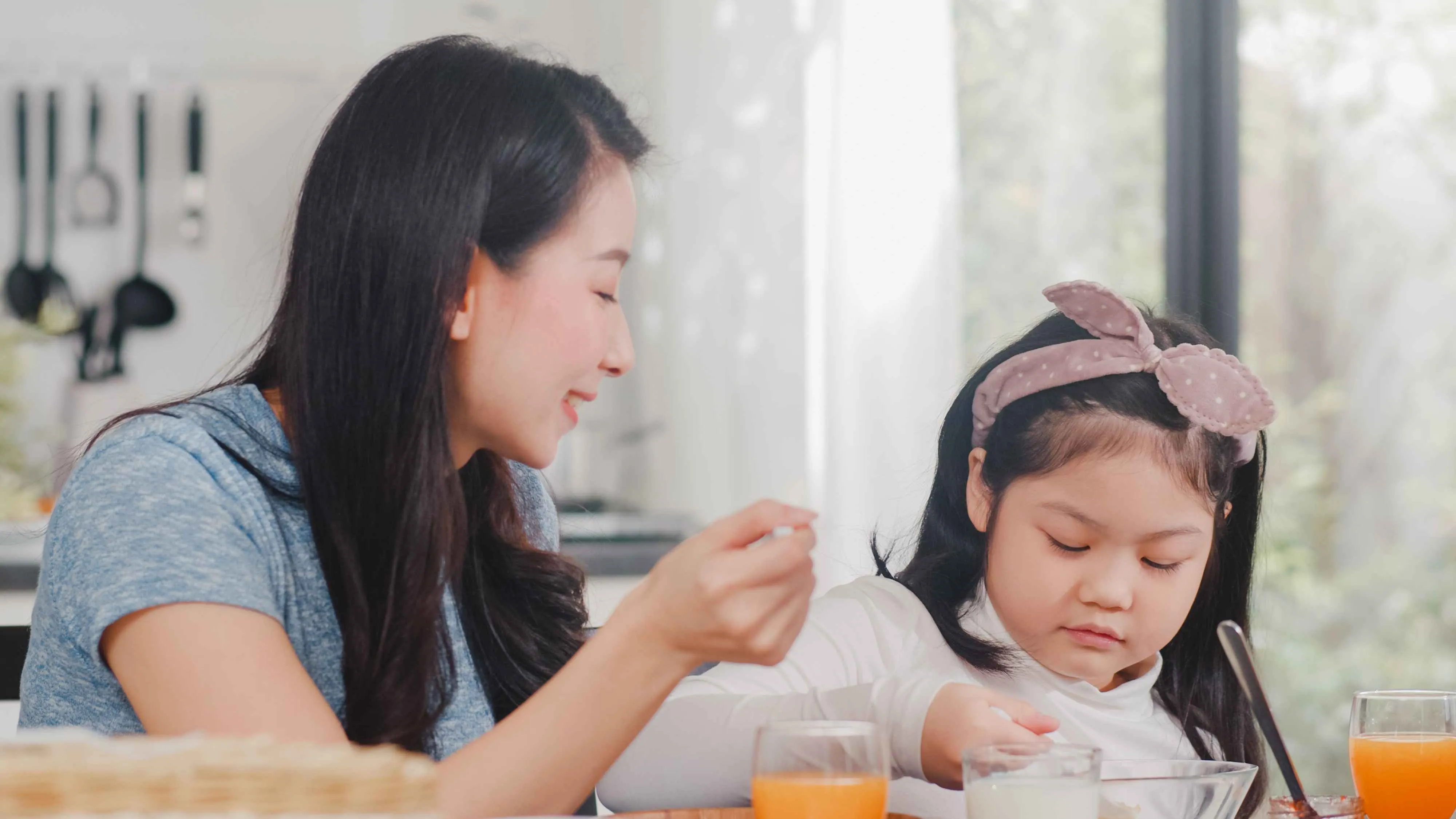T&igrave;nh trạng hấp thu k&eacute;m cũng khiến b&eacute; d&ugrave; ăn nhiều nhưng c&acirc;n nặng lại kh&ocirc;ng tăng.