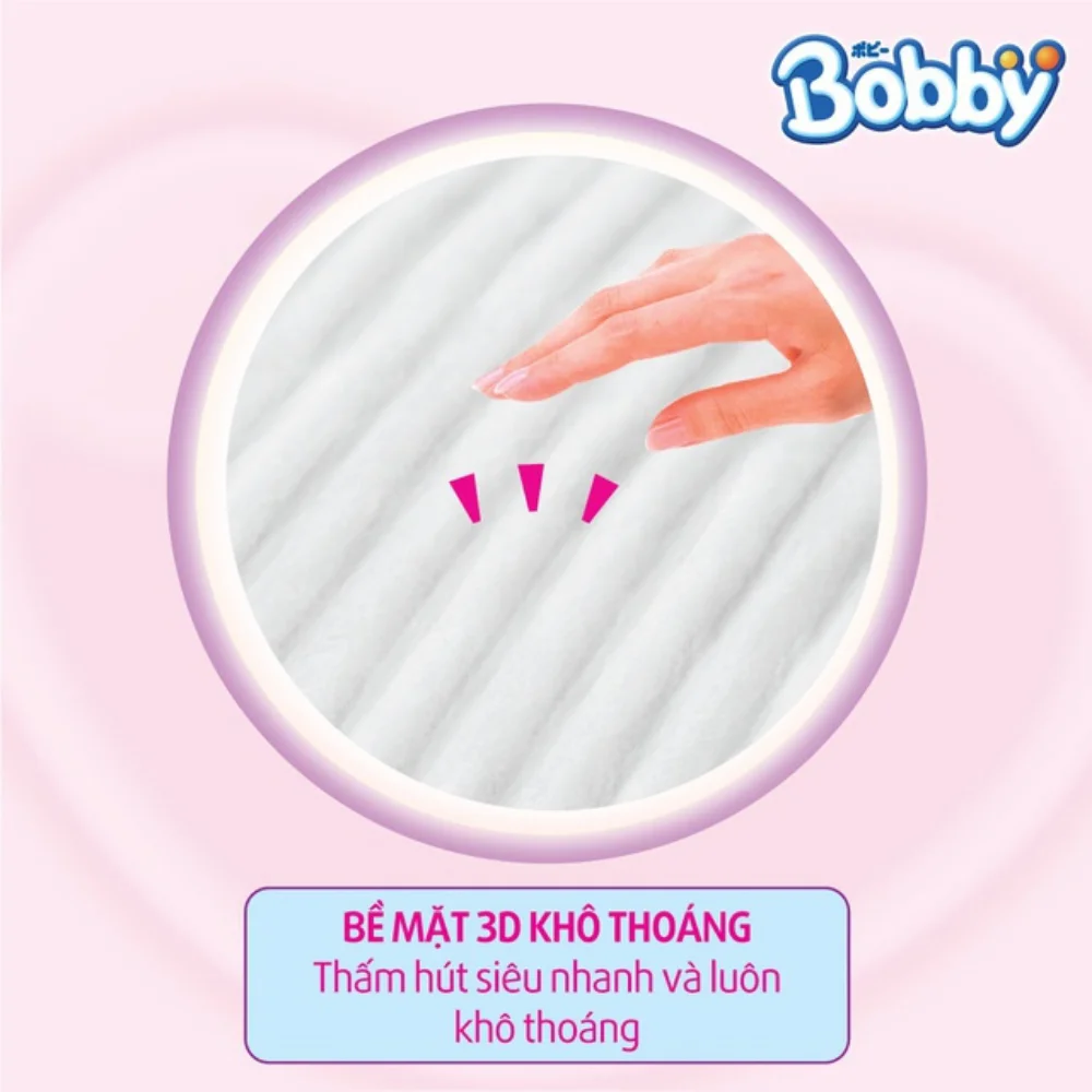 Bỉm t&atilde; d&aacute;n Bobby thường được review t&iacute;ch cực nhờ chất liệu &ecirc;m mềm v&agrave; độ thấm h&uacute;t tốt.