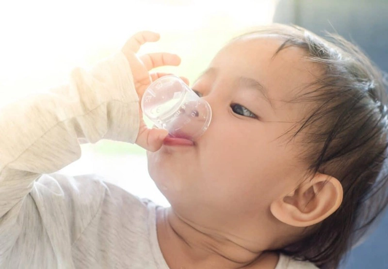 Cho b&eacute; bổ sung men vi sinh, D3 v&agrave; kẽm c&ugrave;ng l&uacute;c được kh&ocirc;ng?