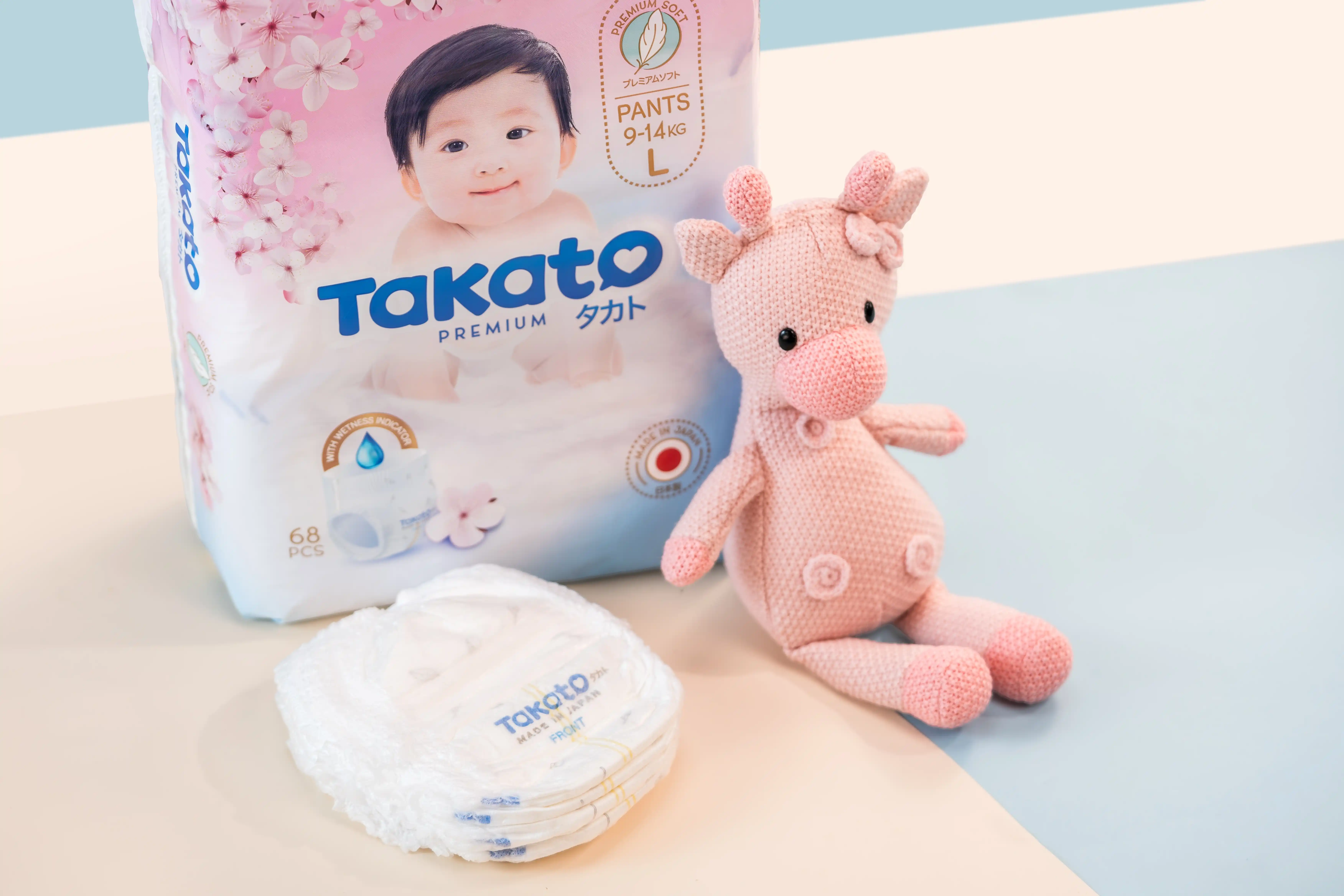 Takato c&oacute; l&otilde;i bỉm mỏng chỉ 2,5mm c&ugrave;ng m&agrave;ng đ&aacute;y breathable si&ecirc;u tho&aacute;ng kh&iacute;, ph&ugrave; hợp với c&aacute;c b&eacute; đang bị hăm da nhẹ.