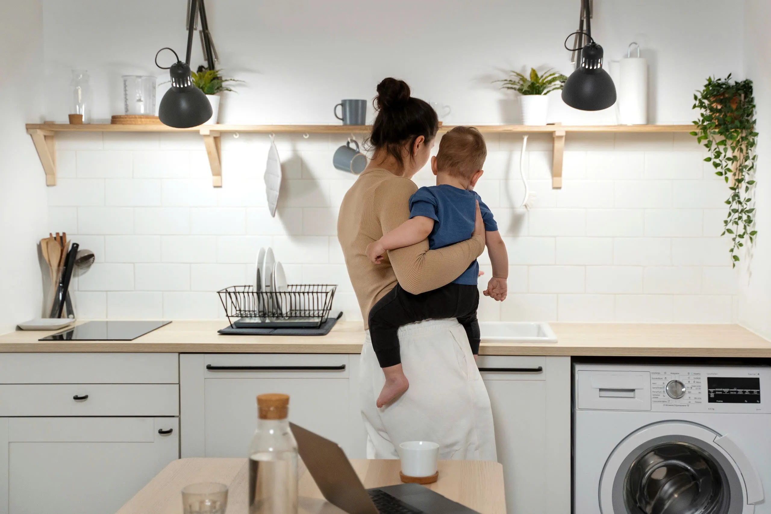 M&aacute;y h&uacute;t sữa kh&ocirc;ng d&acirc;y l&agrave; &ldquo;cứu c&aacute;nh&rdquo; ho&agrave;n hảo cho c&aacute;c mẹ bận rộn.