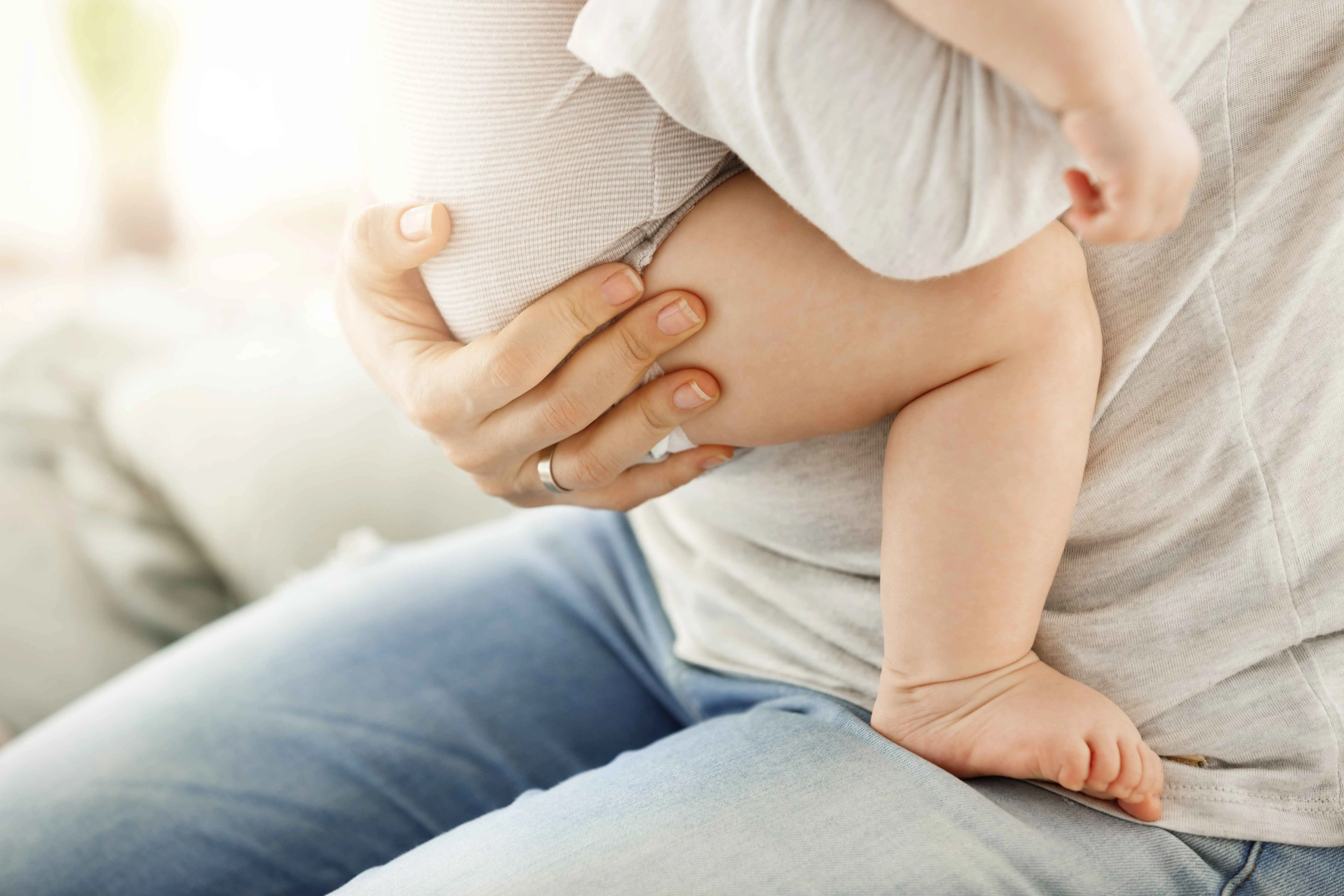 Men vi sinh hỗ trợ tăng cường chức năng ti&ecirc;u h&oacute;a, giảm thiểu t&aacute;o b&oacute;n.