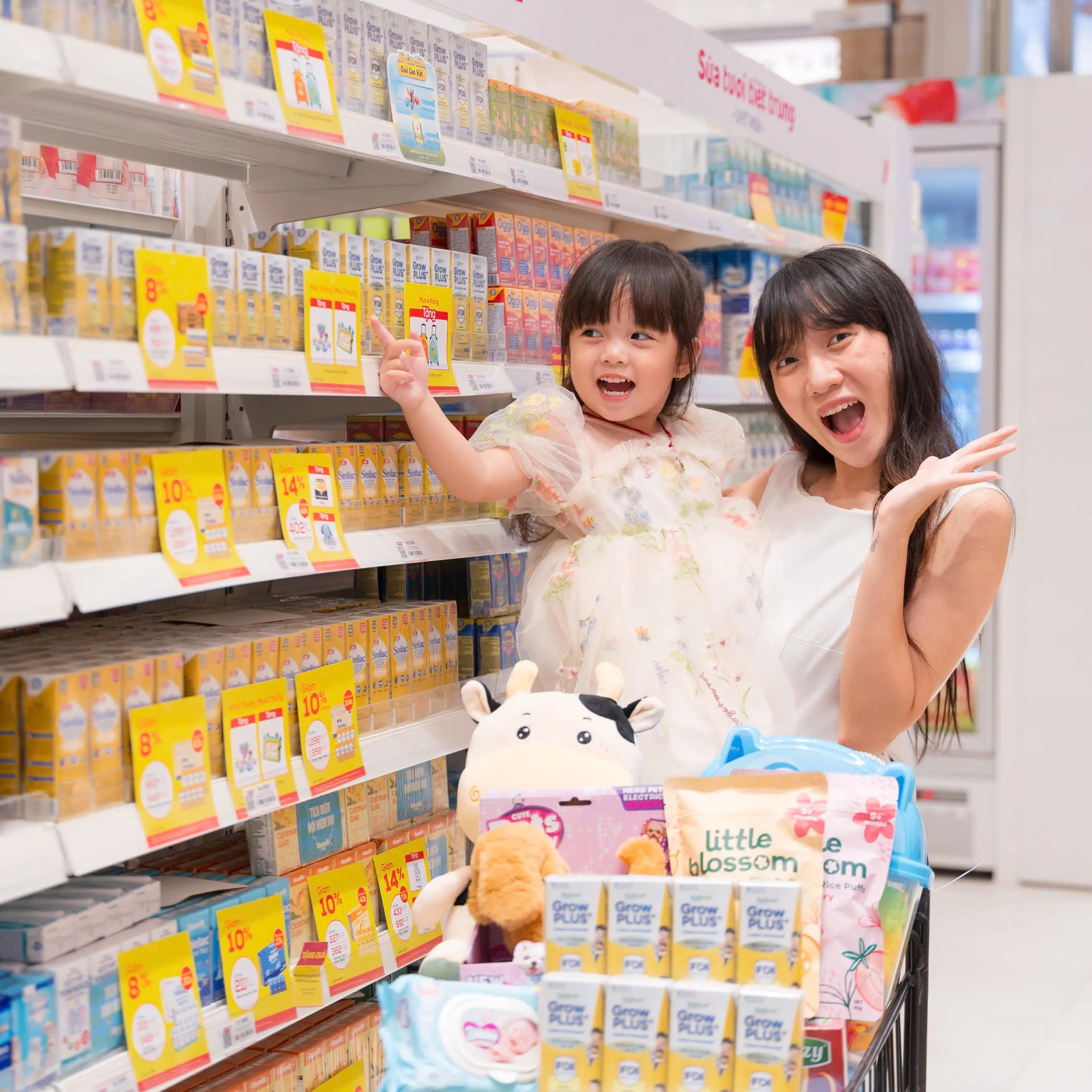 Con Cưng chuy&ecirc;n ph&acirc;n phối sữa 100% ch&iacute;nh h&atilde;ng, đồng h&agrave;nh c&ugrave;ng h&agrave;nh tr&igrave;nh lớn kh&ocirc;n khỏe mạnh của b&eacute;.
