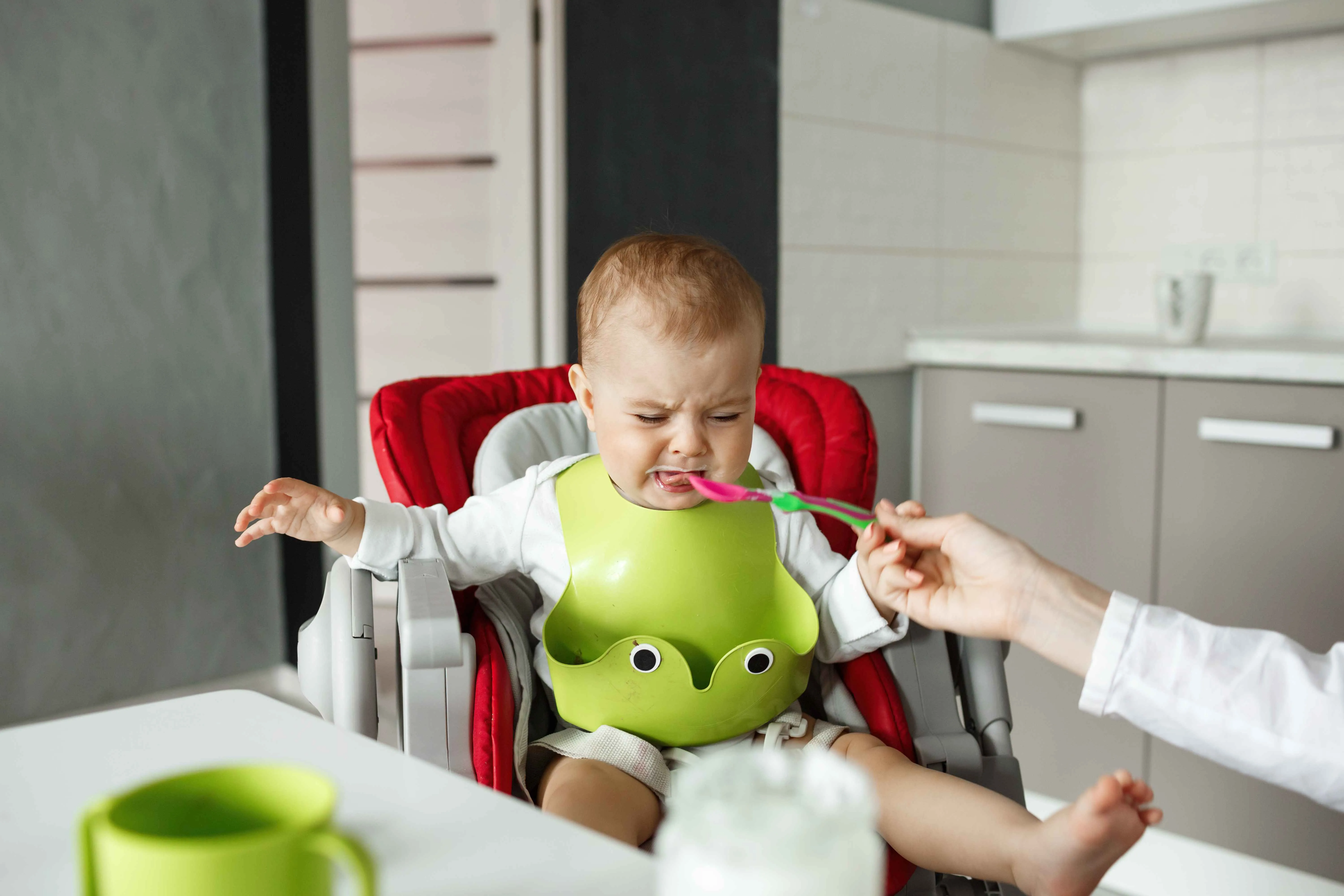 Có nhiều nguyên nhân khiến bé dễ bị biếng ăn bệnh lý.