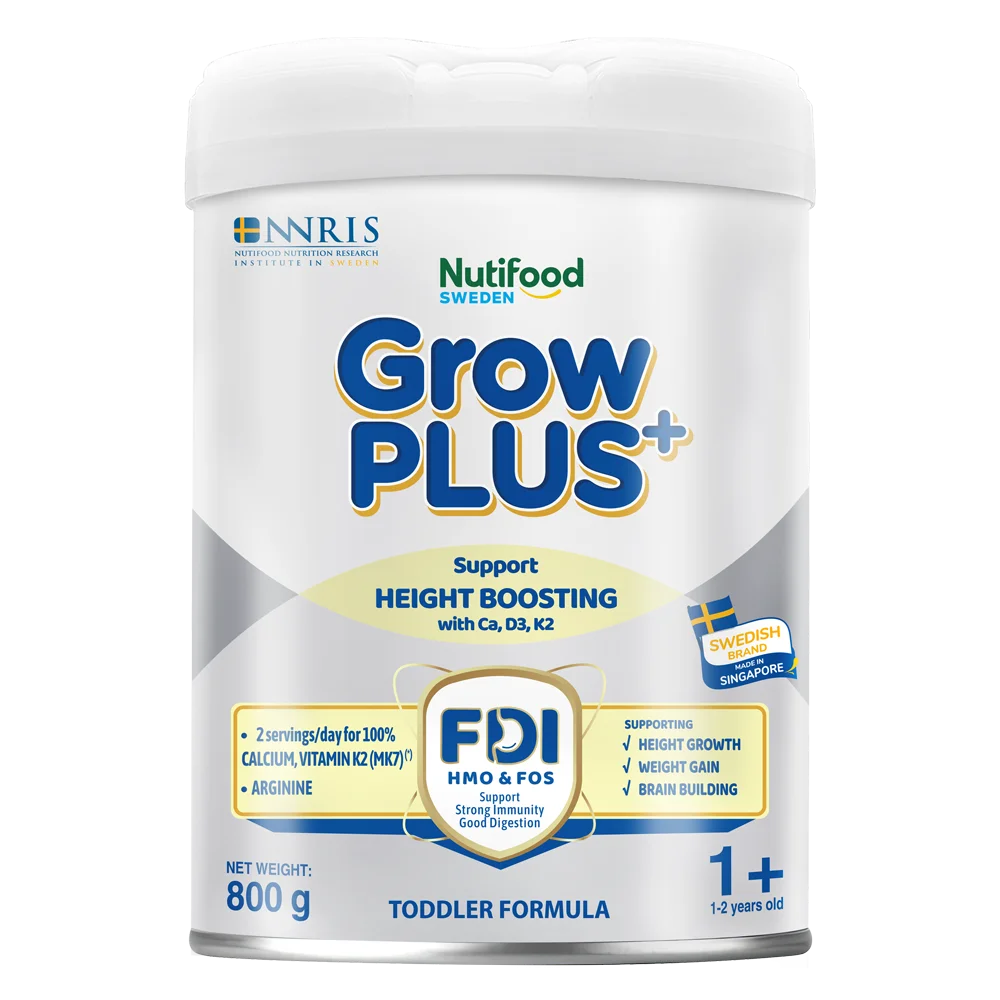 Điểm s&aacute;ng ở sữa GrowPlus+ bạc nằm ở vai tr&ograve; gi&uacute;p b&eacute; tăng c&acirc;n, tăng chiều cao đều đặn.