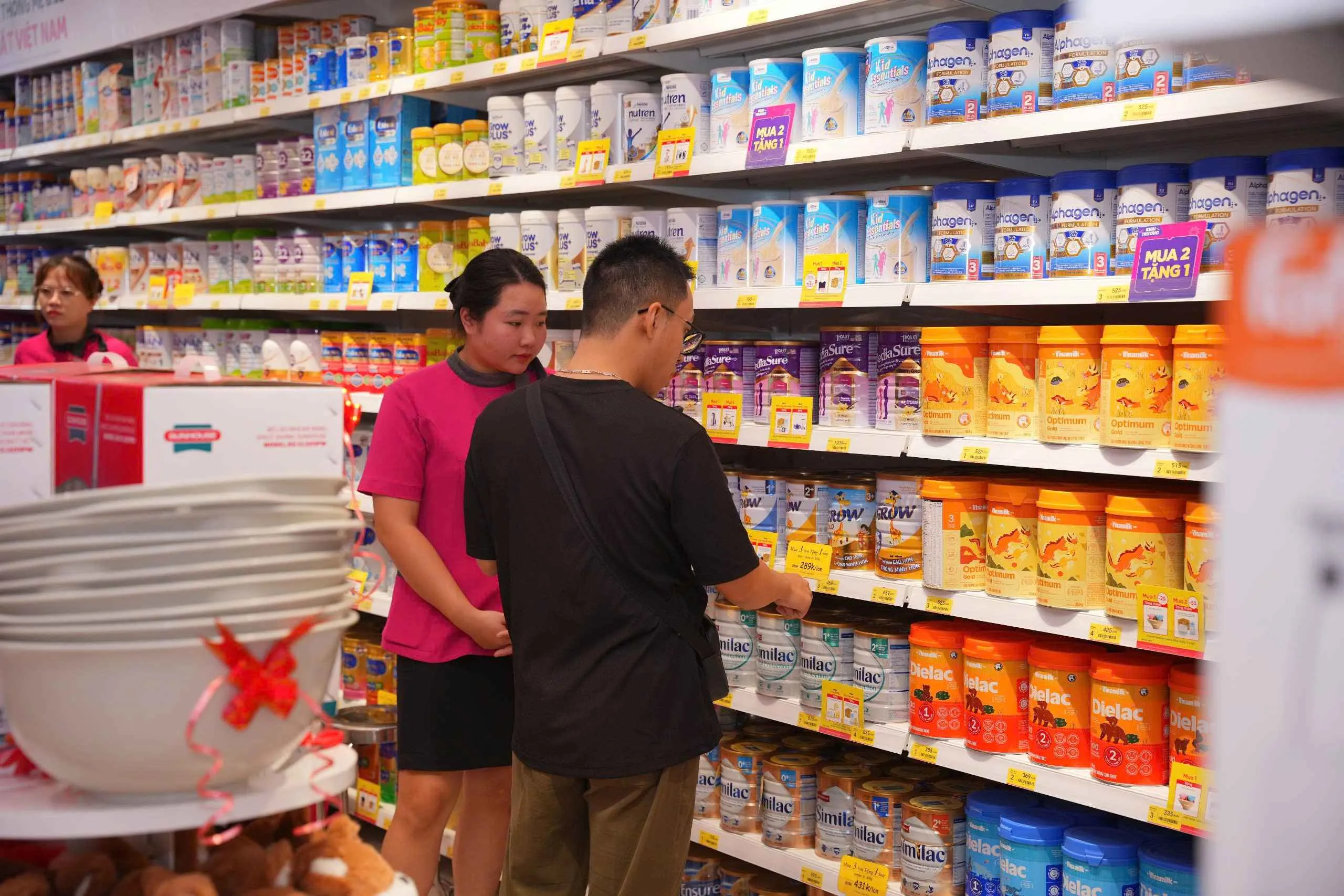 Con Cưng cung cấp sữa bột ch&iacute;nh h&atilde;ng, đi k&egrave;m h&oacute;a đơn v&agrave; ch&iacute;nh s&aacute;ch đổi trả minh bạch.